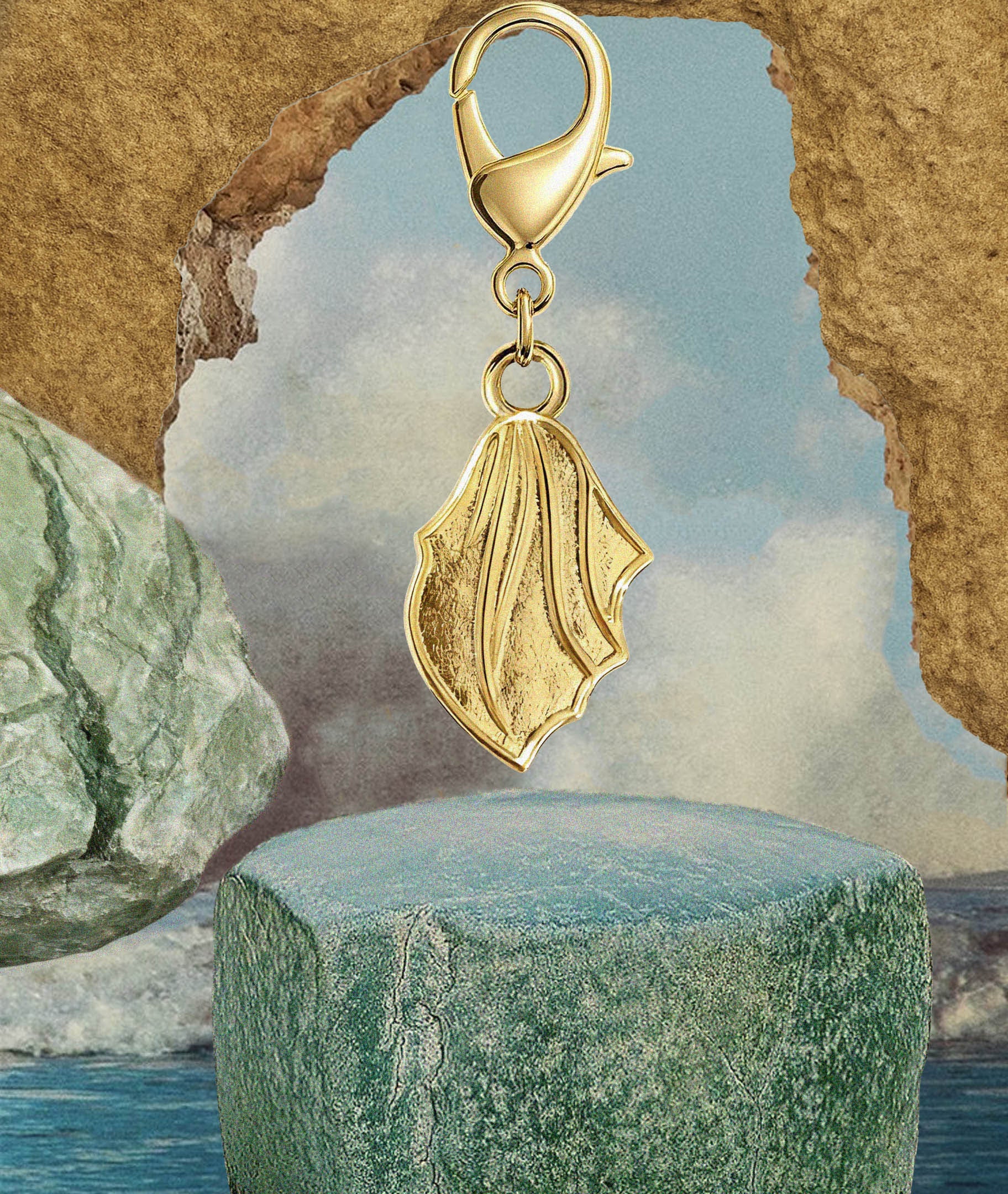 Wave Gold Charm